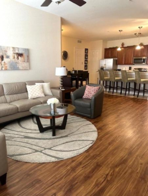 Fantastic Vista Cay Luxury Cabana Next to Pool Near theme Parks and walk to the Convention center